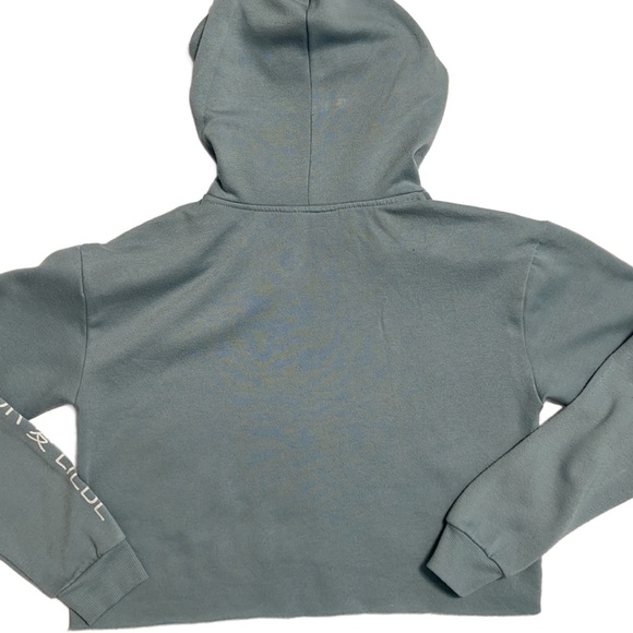 Cropped Sweater - Picture 2 of 5